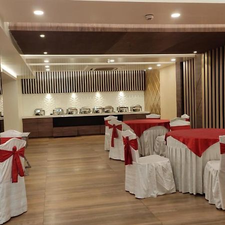 Hotel Poseidon Inn Lucknow Dış mekan fotoğraf